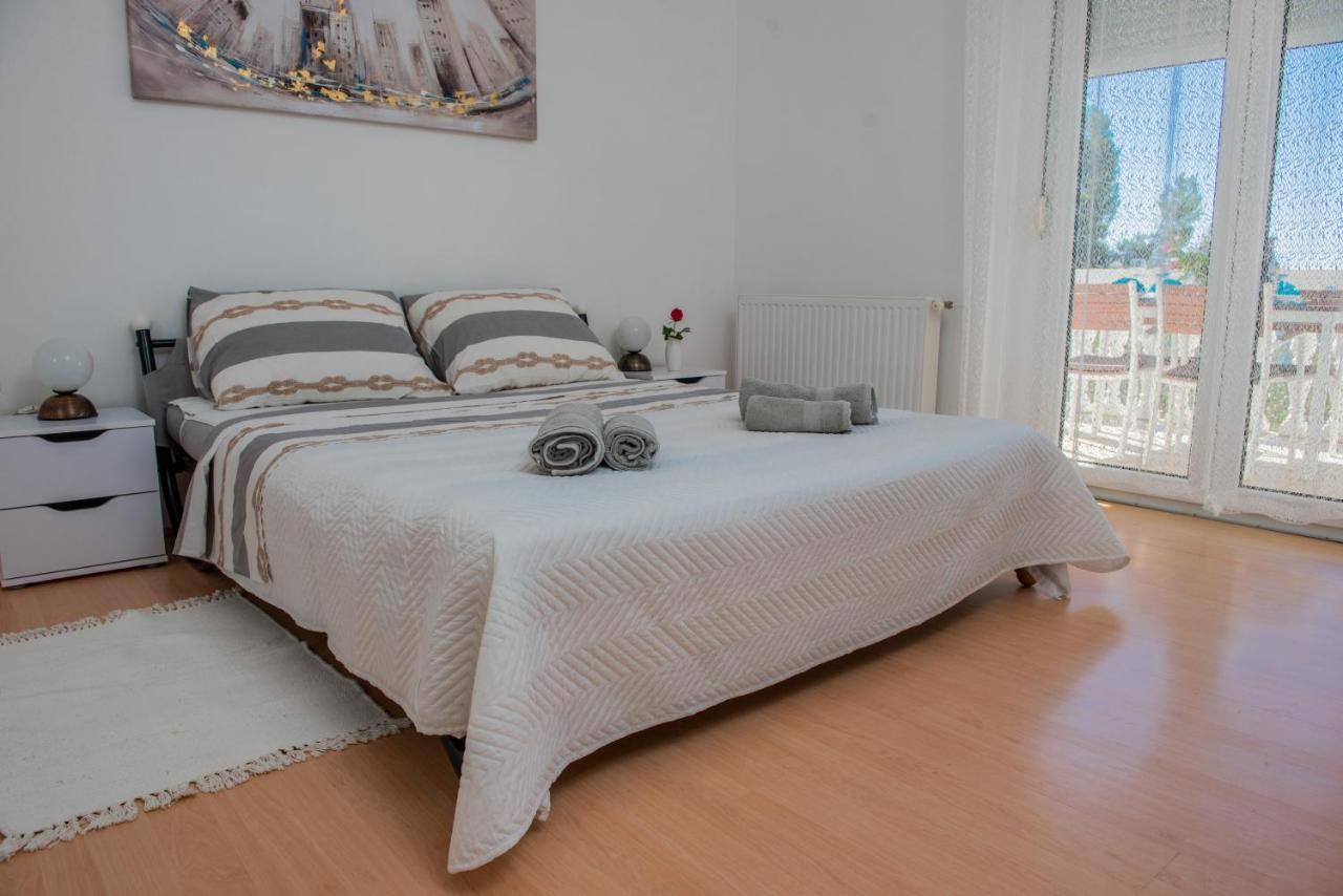 Apartmani Fila Vrsi Exterior foto